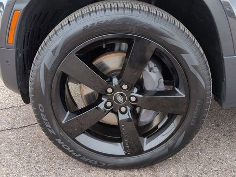 Used 2022 Land Rover Defender 110 SE image 13