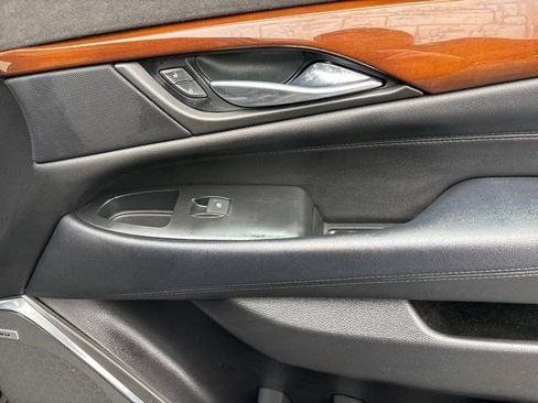 Used 2017 Cadillac Escalade Luxury image 43