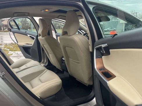 Used 2016 Volvo S60 T5 Inscription Platinum w/ Climate Package image 22