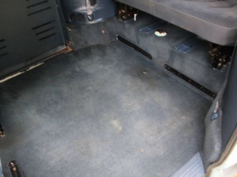 Used 2001 Chrysler Town & Country LX FWD image 28