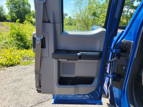 Used 2016 Ford F150 XL w/ Equipment Group 101A Mid AWD/4WD image 26