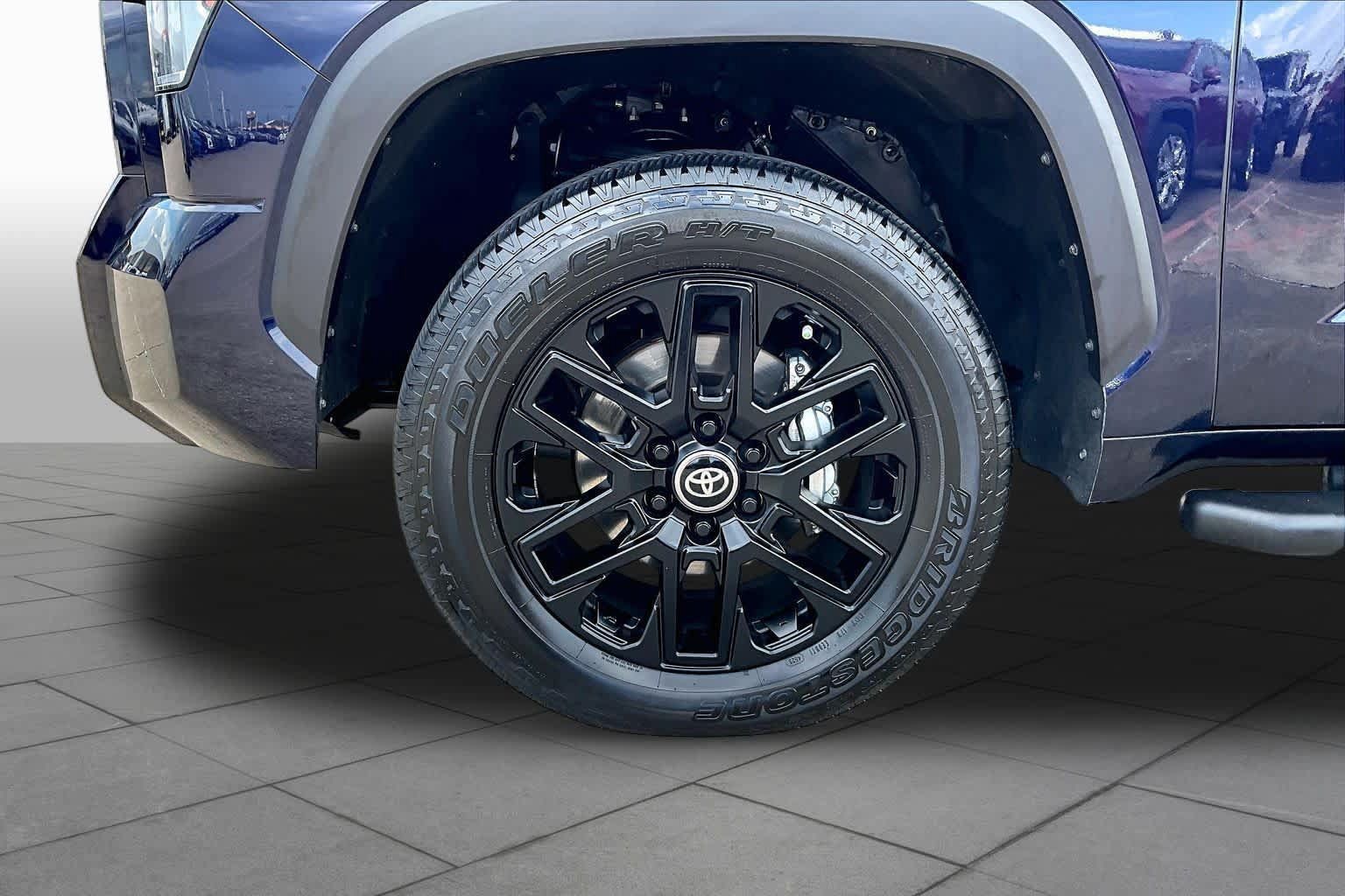Used 2026 Toyota Tundra Limited AWD/4WD image 11
