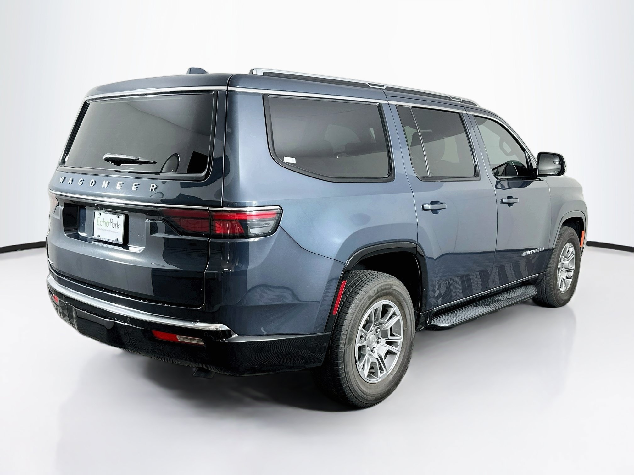 Used 2023 Jeep Wagoneer 4WD image 9