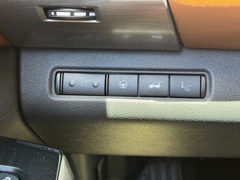 Used 2022 Nissan Pathfinder Platinum w/ Cargo Package FWD image 18