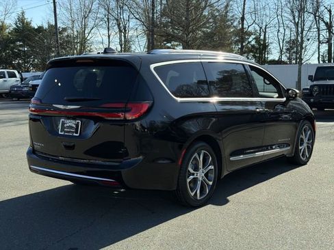 New 2026 Chrysler Pacifica Pinnacle image 12