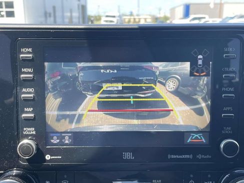 Used 2021 Toyota Highlander Limited FWD image 20
