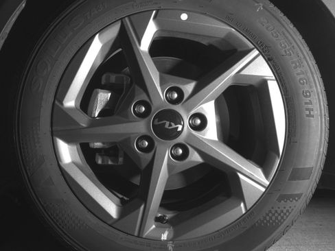 Used 2025 Kia K4 LXS image 12