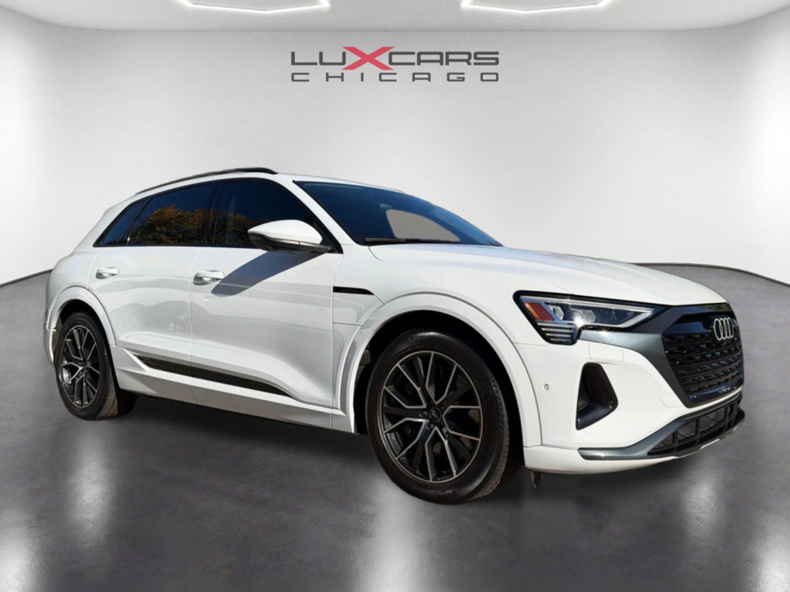 Used 2024 Audi Q8 e-tron Premium Plus w/ Premium Plus Package AWD/4WD image 1