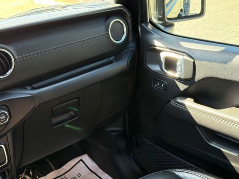 Used 2021 Jeep Wrangler Unlimited Sahara image 14