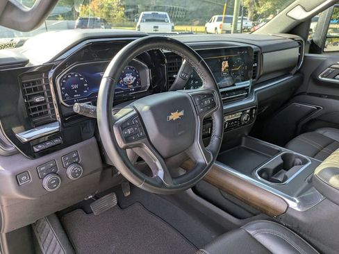 Used 2025 Chevrolet Silverado 2500 High Country w/ High Country Premium Package image 12