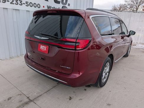 Used 2023 Chrysler Pacifica Limited image 24