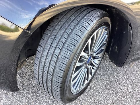 Used 2017 Ford Fusion SE image 14