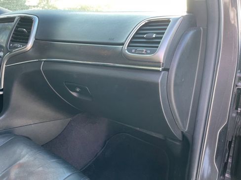 Used 2018 Jeep Grand Cherokee Limited image 37