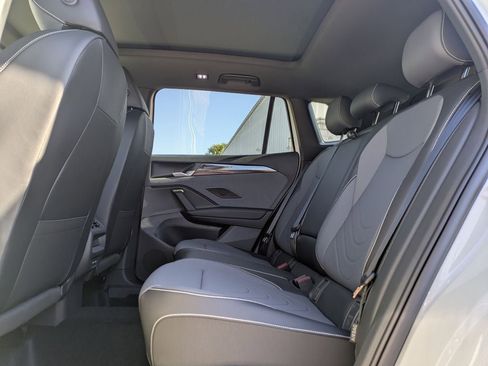 New 2026 Volkswagen Tiguan SE R-Line FWD image 17