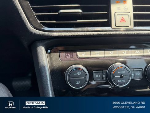 Used 2024 Volkswagen Taos SE FWD image 19