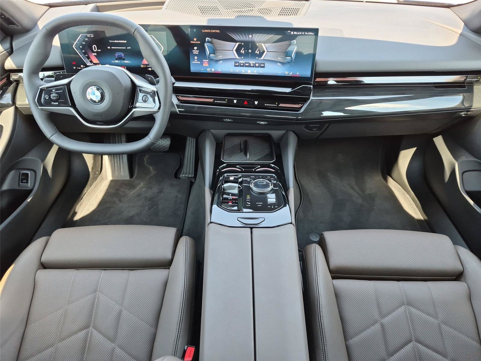 Used 2026 BMW 530i xDrive w/ Premium Package AWD/4WD image 34