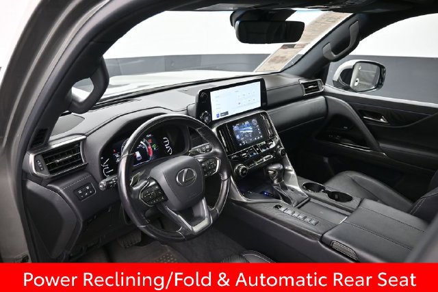 Used 2023 Lexus LX 600 4WD w/ Luxury Package image 31