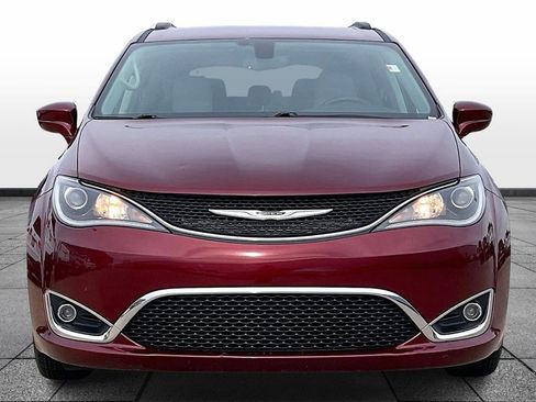Used 2020 Chrysler Pacifica Touring-L w/ Premium Audio Group image 3