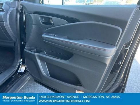 Used 2025 Honda Passport Black Edition image 39