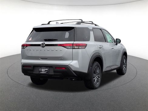 New 2025 Nissan Pathfinder SV image 5