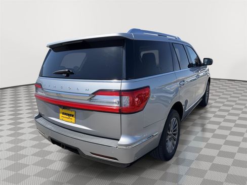 Used 2021 Lincoln Navigator 4WD image 6