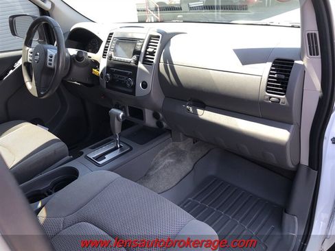 Used 2016 Nissan Frontier SV AWD/4WD image 23