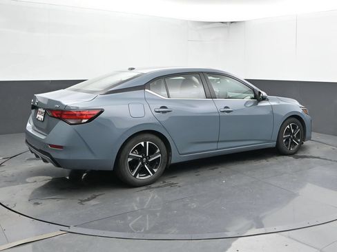 Used 2024 Nissan Sentra SV FWD image 3