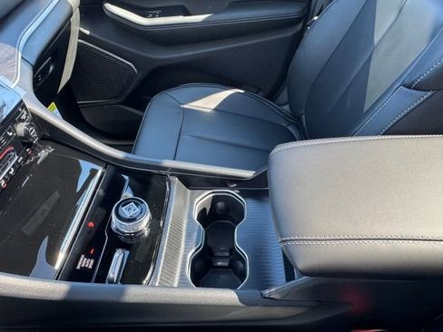 New 2025 Jeep Grand Cherokee Limited image 35