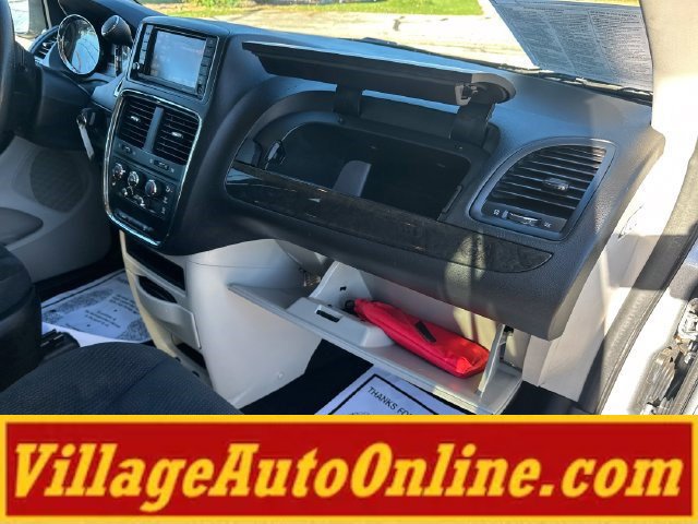 Used 2019 Dodge Grand Caravan SE FWD image 29