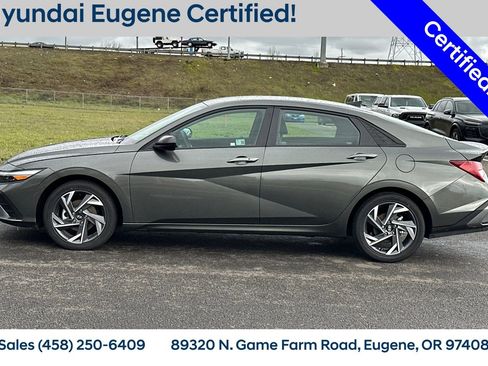 Used 2025 Hyundai Elantra SEL FWD image 8