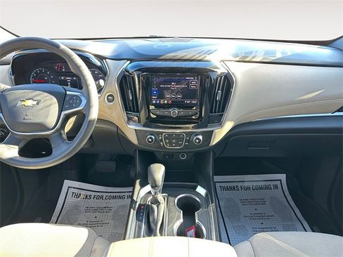 Used 2023 Chevrolet Traverse LS image 11