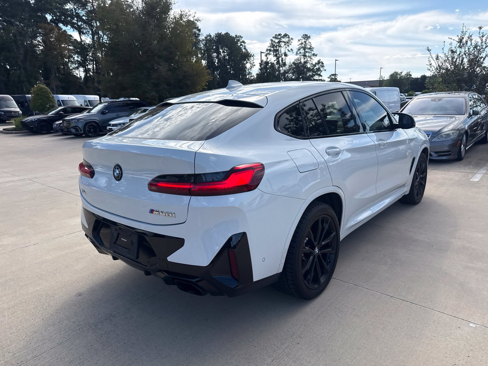 Used 2023 BMW X4 M40i w/ Premium Package AWD/4WD image 4