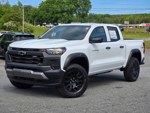New 2026 Chevrolet Colorado Trail Boss AWD/4WD image 2