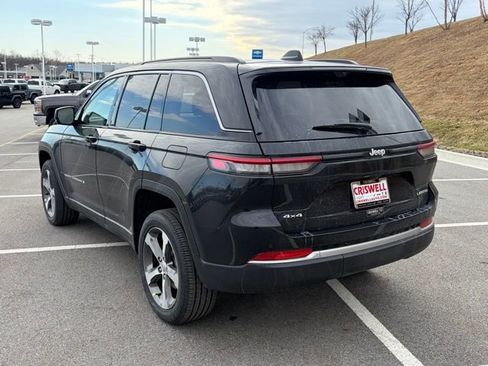 New 2026 Jeep Grand Cherokee Limited w/ Luxury Tech Group II AWD/4WD image 5