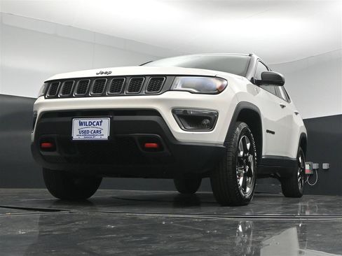 Used 2018 Jeep Compass Trailhawk w/ Leather Interior Group AWD/4WD image 24