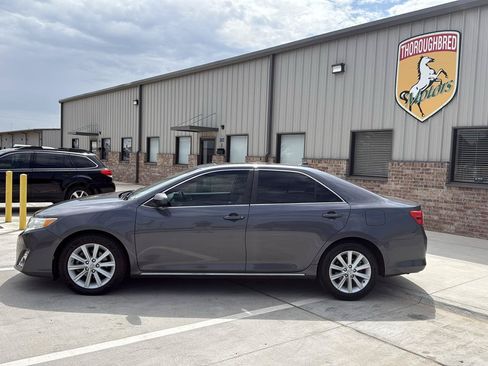 Used 2012 Toyota Camry XLE FWD image 16