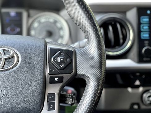 Used 2018 Toyota Tacoma SR5 image 31