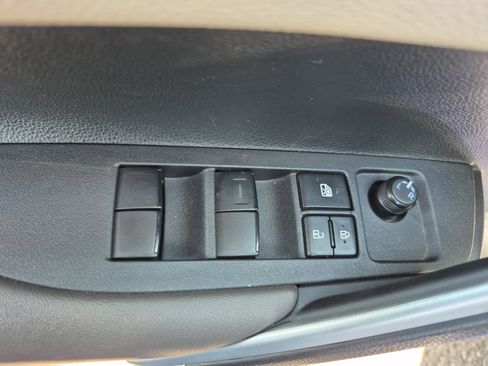 Certified 2024 Toyota Corolla Cross XLE w/ Convenience Package FWD image 15