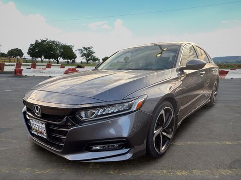 Used 2018 Honda Accord Sport image 5