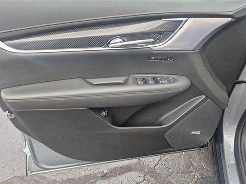 Used 2024 Cadillac XT6 Sport image 65