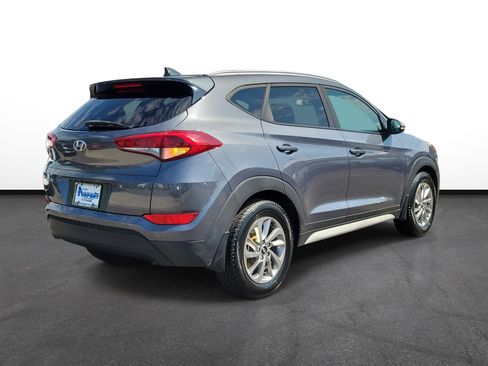 Used 2017 Hyundai Tucson SE Plus FWD image 4