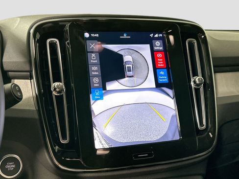 New 2026 Volvo XC40 B5 Ultra w/ Protection Package Premier image 13