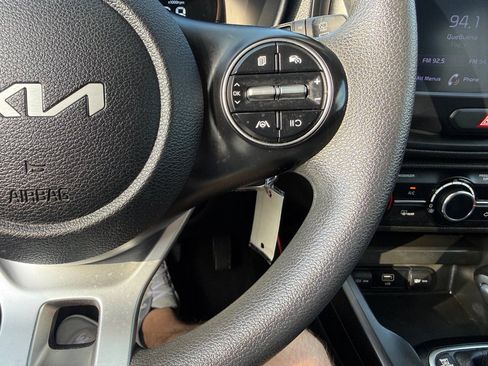 Used 2023 Kia Soul LX w/ LX Technology Package FWD image 25