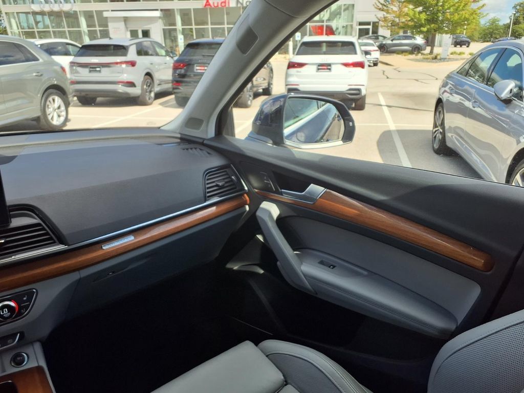 Used 2021 Audi Q5 Prestige AWD/4WD image 28