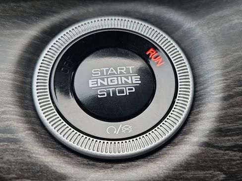 Used 2024 Jeep Grand Cherokee Limited image 18