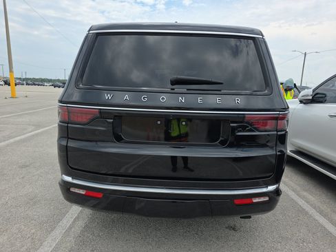 Used 2024 Jeep Wagoneer 2WD image 7