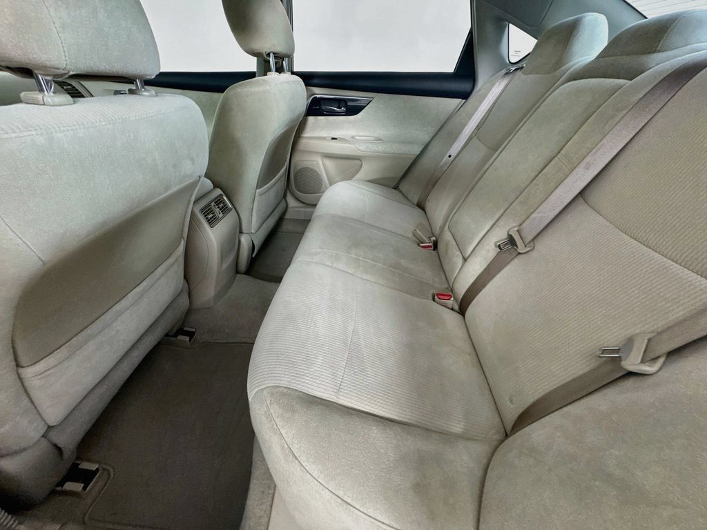 Used 2013 Nissan Altima 2.5 SV FWD image 28