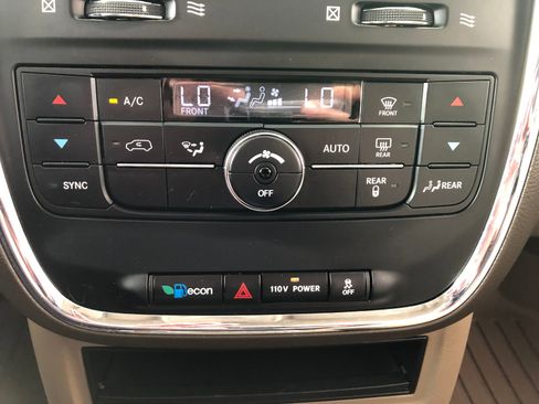 Used 2011 Chrysler Town & Country Touring FWD image 26