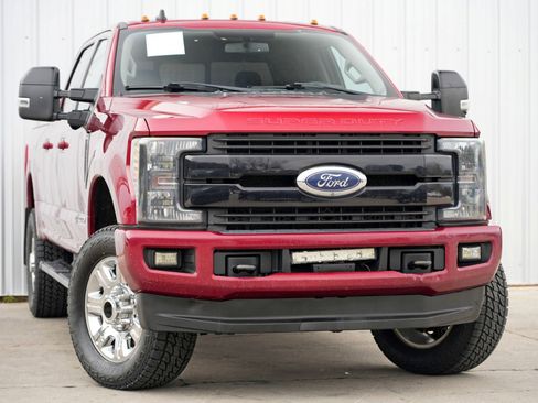 Used 2019 Ford F250 Lariat image 2