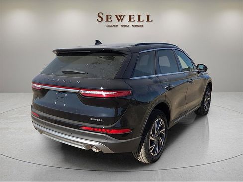 New 2026 Lincoln Corsair Premiere image 4